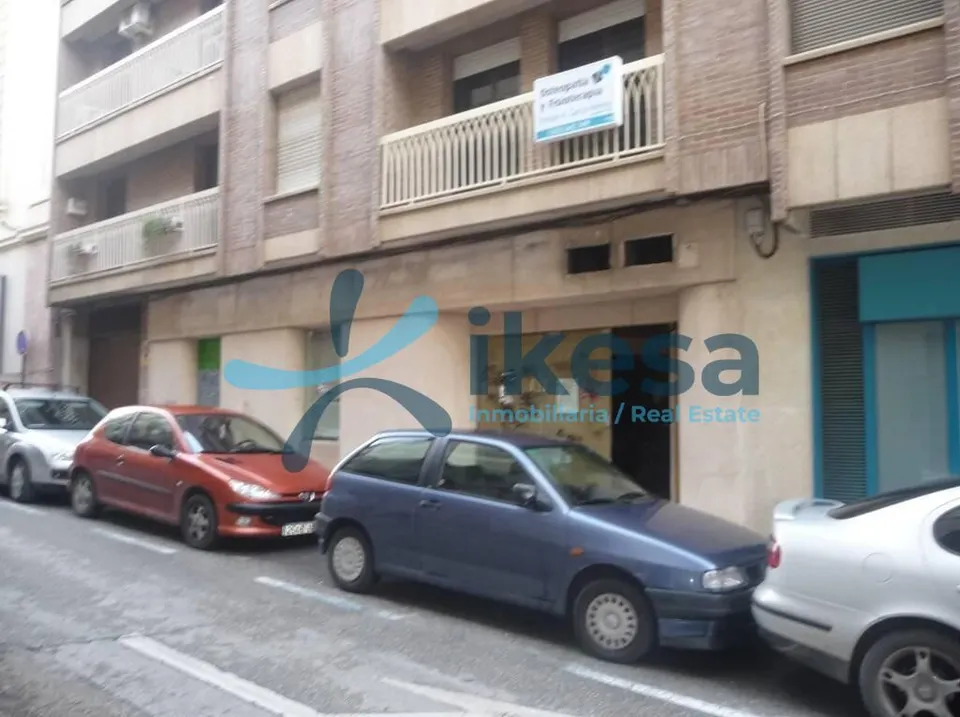 Venta de Local Comercial en Linares, Jáen.