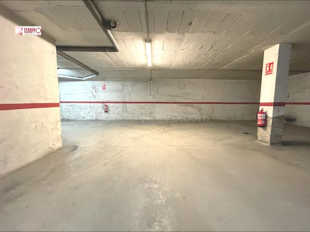 En VENTA plaza de aparcamiento en el centro de El Tancat - foto 3