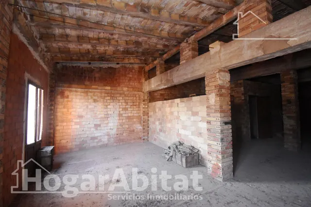 ¡Hazla a tu gusto! Casa amplia y luminosa de tres alturas para reformar, cerca del ayuntamiento — 22