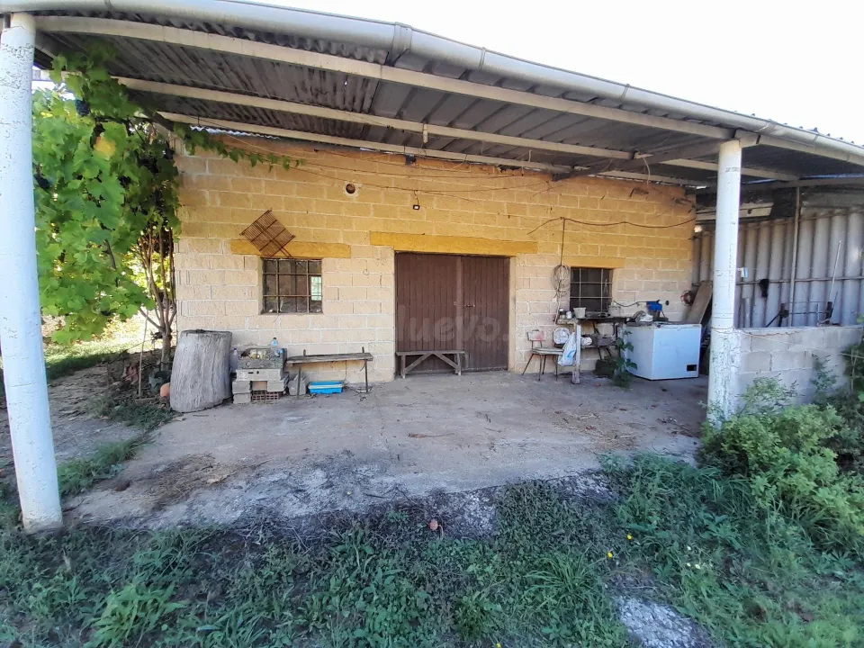 FINCA RUSTICA CON CASA DE APEROS EN CASTROPODAME