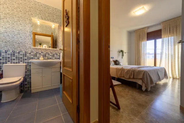 Espectacular Chalet en Mont-Roig del Camp con Piscina y Amplio Jardín — 33