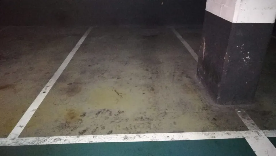 PLAZA GRANDE  DE PARKING EN VENTA EN CORNELLA DE LLOBREGAT
