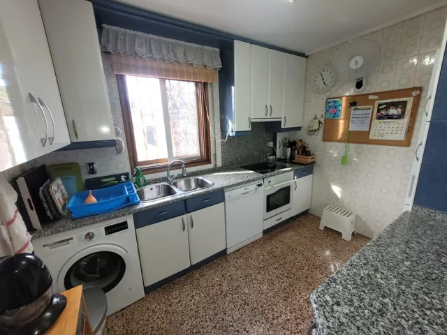 Impresionante Chalet con Amplio Terreno y Piscina en las Afueras de Zaragoza — 30