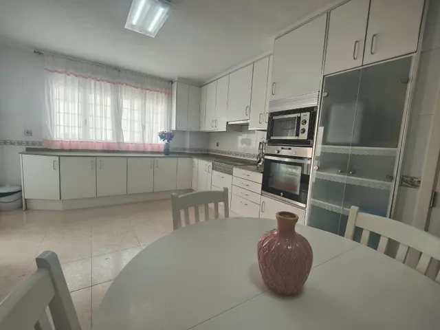 SE VENDE ELEGANTE Y GRAN VIVIENDA FRENTE A PUERTO DEPORTIVO - ALICANTE — 11