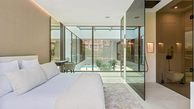Sofisticada villa con vistas al mar en la Milla de Oro, Marbella — 20