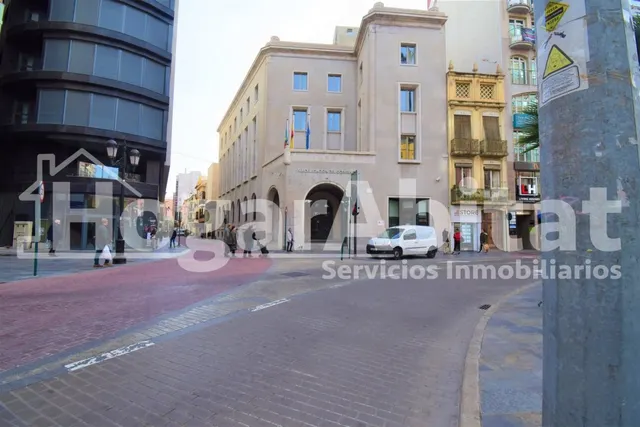 Despacho con varias oficinas en el centro — 23