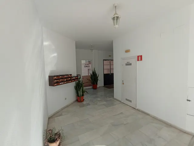 Alquiler piso temporal con garaje madre de dios — 6