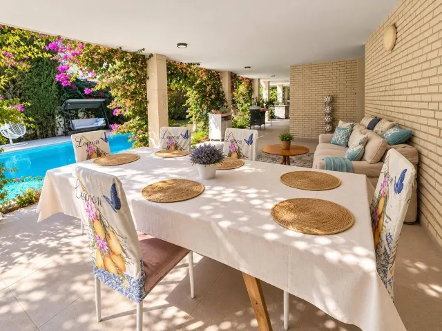 Exclusiva villa de lujo en san juan: dos casas independientes y oasis privado — 18