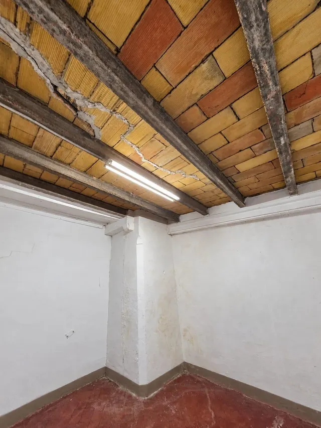 Edificio en venta en pleno centro de Tortosa: local acondicionado, división horizontal y terrado con vistas — 19