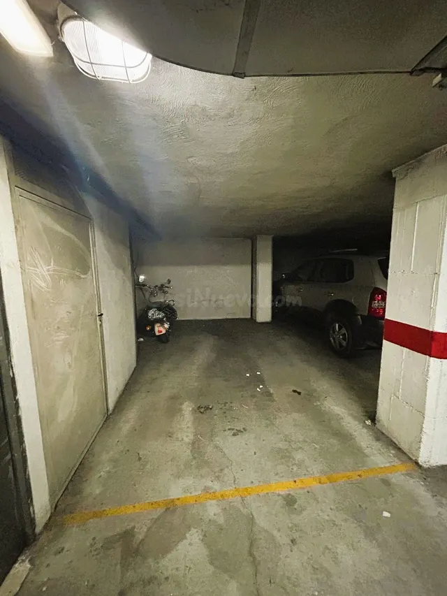 Oportunidad de Inversión: Garaje en el Corazón de Ponferrada - foto 5