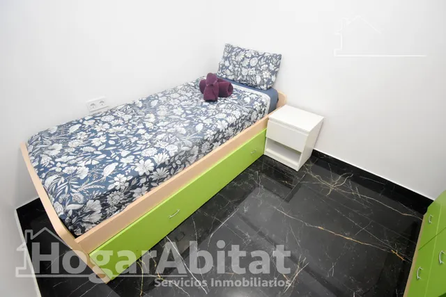 ¡Espectacular! Amplio, moderno y reformado, todo amueblado y cerca del centro — 21
