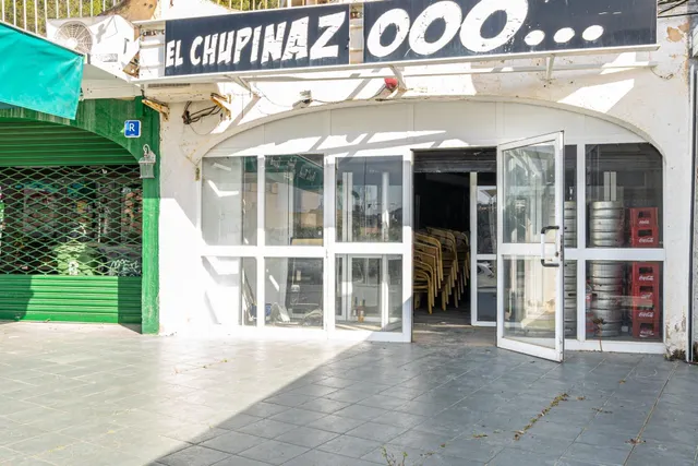 Se vende local comercial en Santa Ponsa con gran terraza y p - foto 3