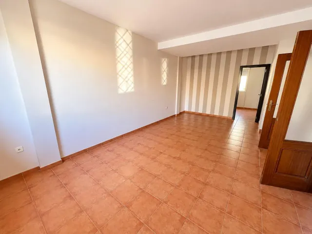 Piso 4 habitaciones 136m² en venta - Arco norte - Avda España — 28