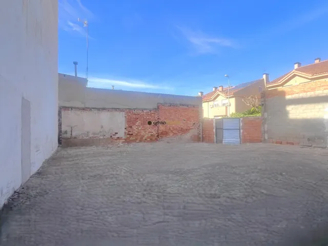 SOLAR URBANIZABLE ZONA CLUB DE CAMPO — 2