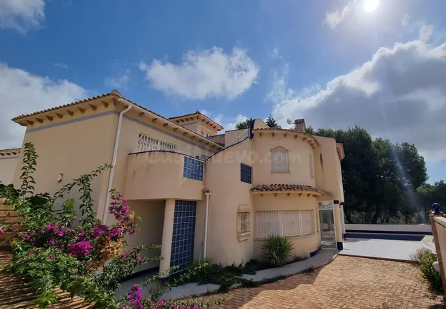 Villa en venta en Las Ramblas Golf - foto 2