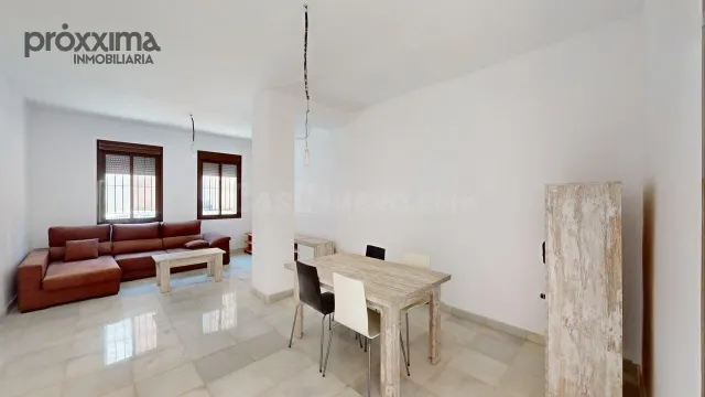 Exclusiva vivienda reformada con gran patio central y extrao - foto 5