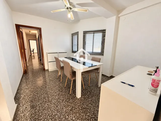 Ático en exclusiva totalmente reformado de 56 m2 con terraza en zona benalúa de Alicante: edificio con ascensor — 13