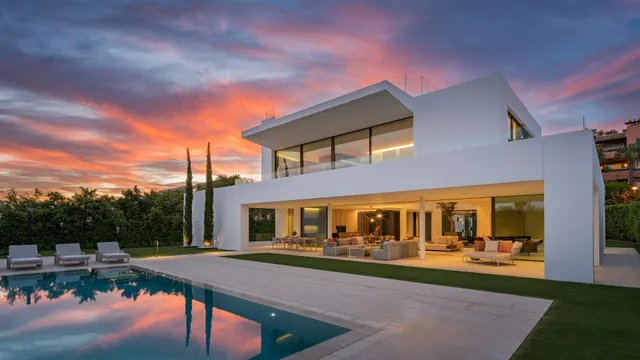 Sofisticada villa con vistas al mar en la Milla de Oro, Marbella — 3