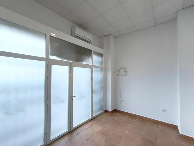 Se alquila local comercial ideal para instalar tu negocio. - foto 2