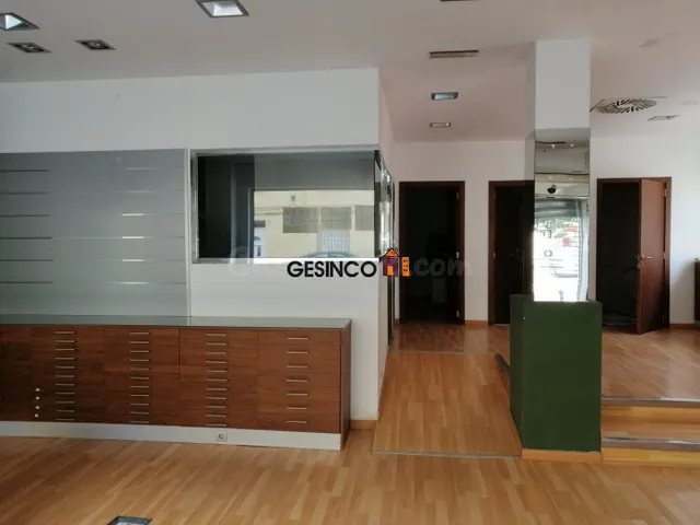LOCAL COMERCIAL TOTALMENTE ACONDICIONADO EN VENTA — 4