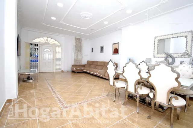 Gran patio privado y excelente ubicación en esta amplia planta baja en El Cabanyal — 6
