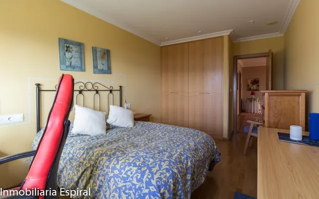 ¡Impresionante Chalet Familiar en Mogor, Marín! — 32
