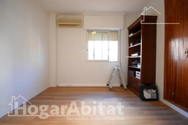 MUY AMPLIO Y LUMINOSO CON GRAN TERRAZA Y BARBACOA — 26
