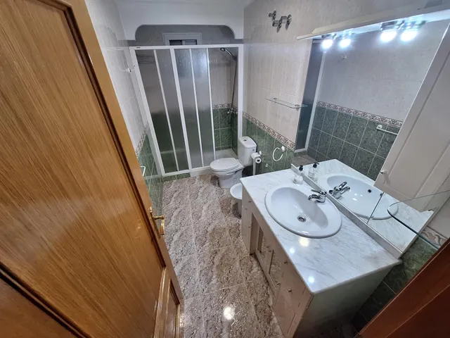 Acogedor Apartamento en Torrevieja, Ideal para Vivir — 33