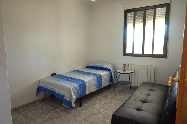 OPORTUNIDAD CHALET URBANO CON PISCINA EN LA GALIA — 18