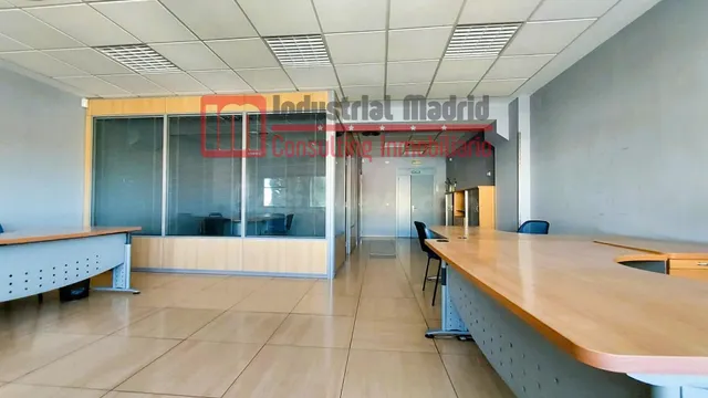Industrial Madrid presenta esta oficina en Rivas Vaciamadrid - foto 3
