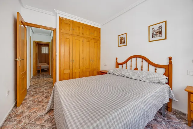 Apartamento de 2 dormitorios en Torrevieja, a 200m de la Playa de Los Locos — 16