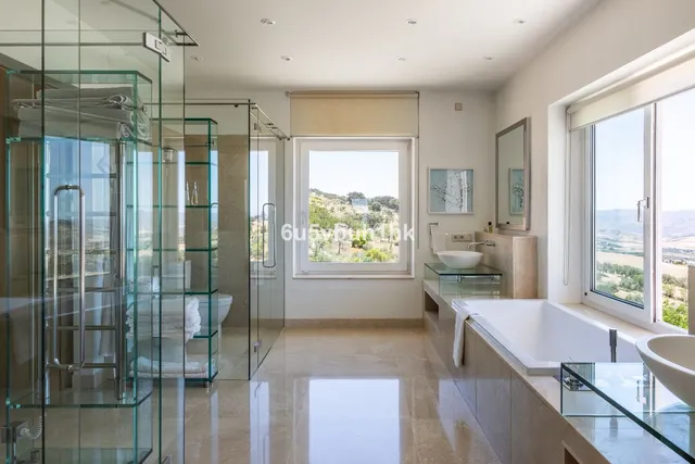 Chalet 5 habitaciones 643m² en venta - Polígono - Alrededores - Pedanías — 29