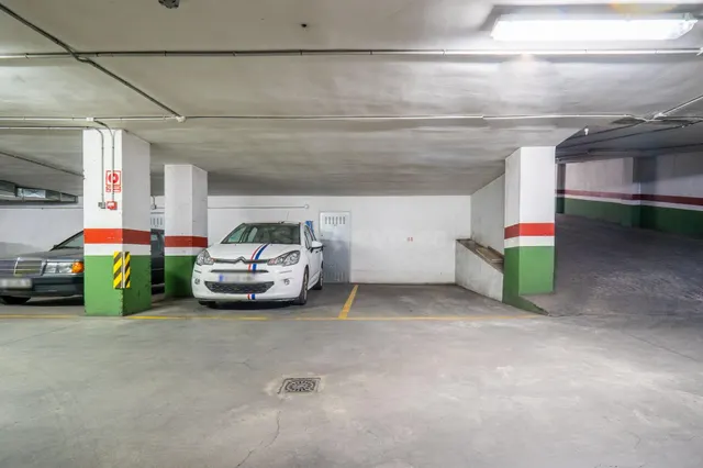 Se vende plaza de garaje en Parque Lagos cerca de Carrefour - foto 5