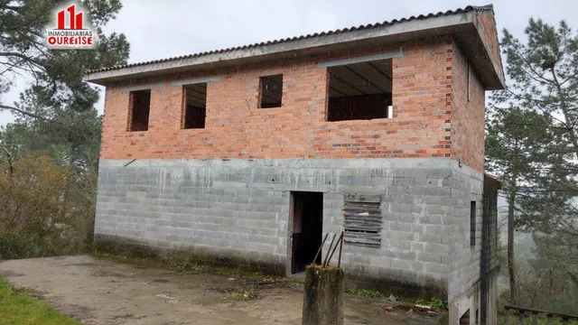 CHALET EN CONSTRUCCIÓN EN BARBADÁS, PRÓXIMO A LA VALENZÁ.