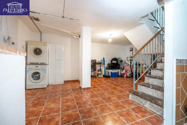 Encantadora Casa Reformada en Ogijares con Vistas y Espacios para Disfrutar — 41