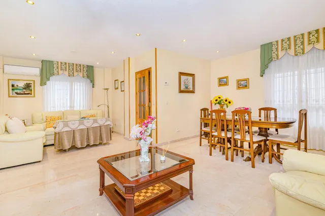 AMPLIA CASA DE 4 DORMITORIOS, 3 BAÑOS Y CALEFACCIÓN CENTRAL EN LA ZUBIA! ✨ — 9