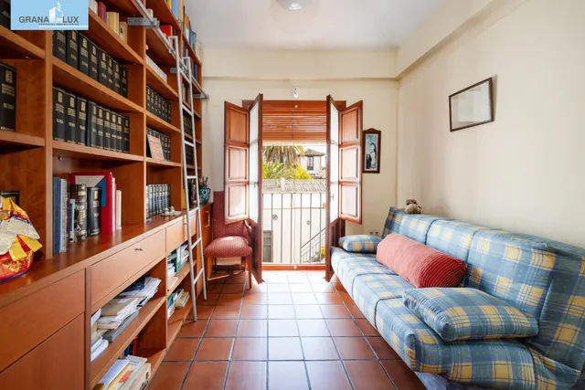 GRAN CASA EN ALBAICÍN BAJO. — 48