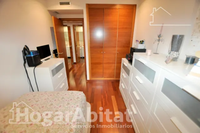 Vive con el confort de un exclusivo residencial con piscina, zonas verdes, garaje y trastero — 18