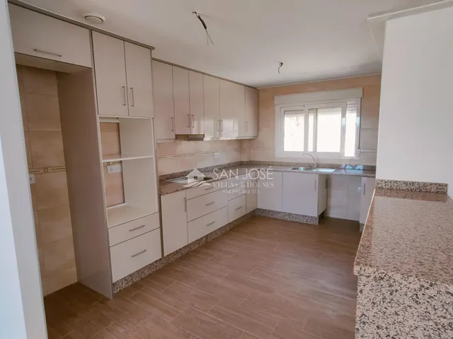 SE VENDE CHALET DE OBRA NUEVA AL LADO DEL PUEBLO DE MACISVENDA-ABANILLA — 4