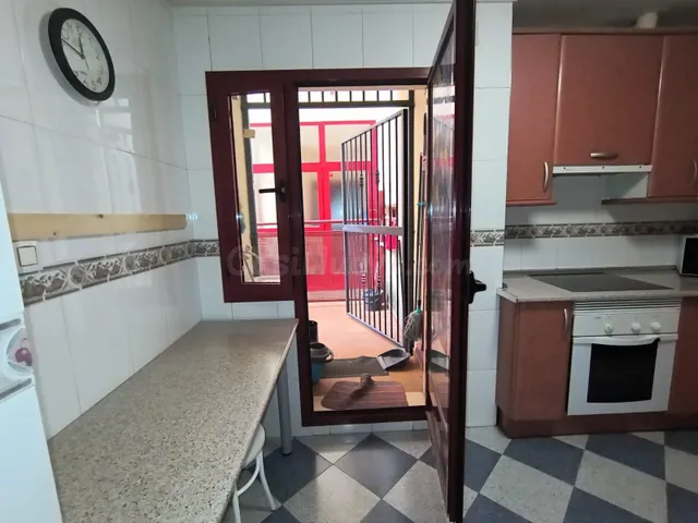 Se alquila pizo en Cánovas - foto 3