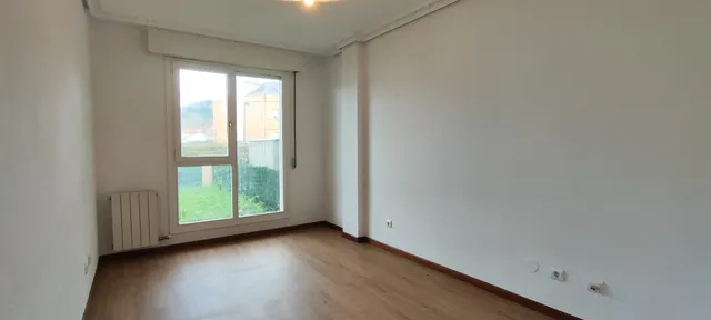 CHALET CON JARDÍN A UN PASO DEL CENTRO DE TORRELAVEGA.- — 8