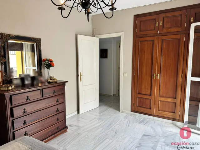 GRAN CASA JUNTO AL AYUNTAMIENTO DE ALMODÓVAR DEL RÍO - VISTAS AL CASTILLO — 28