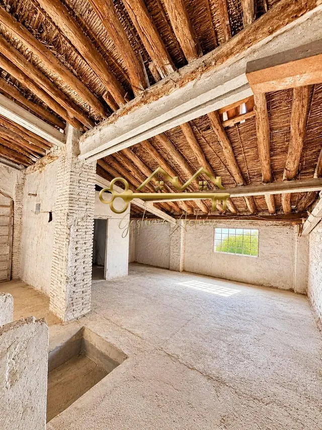 ENCANTADORA CASA DE PUEBLO CON PATIO Y MUCHO ENCANTO — 12