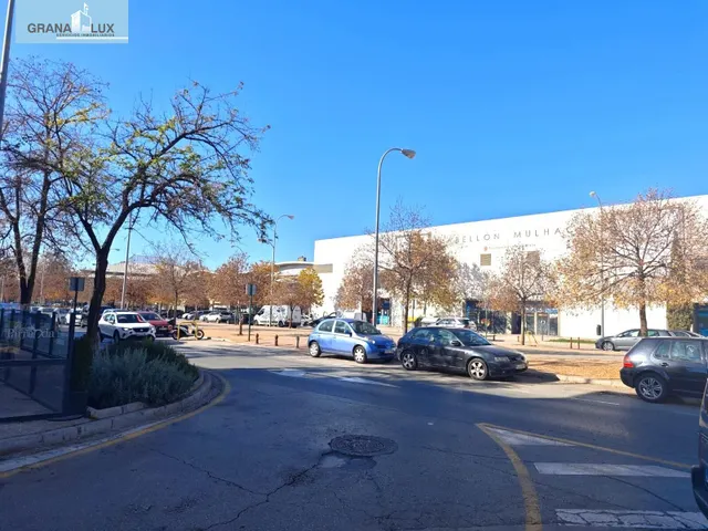 ¡Oportunidad única en el corazón del Zaidín, Granada! — 16