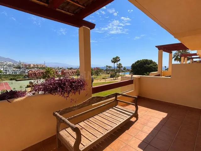 MAGNÍFICA CASA ADOSADA CON VISTAS AL MAR, AMPLIA TERRAZA, SO - foto 2