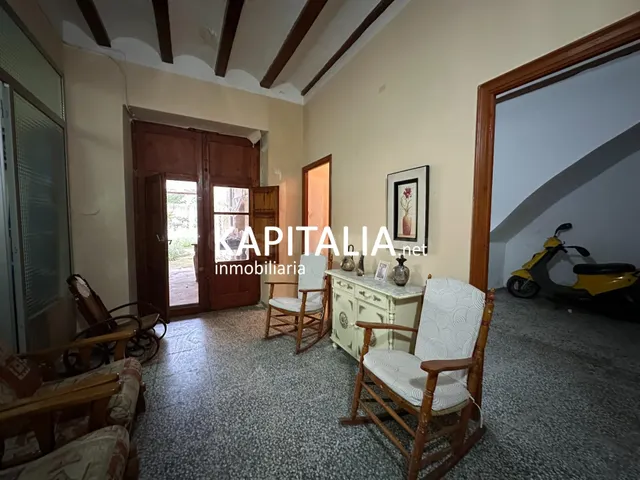 Casa en VENTA en Cerdà con cochera, patio interior y chimenea, ideal para reformar — 5