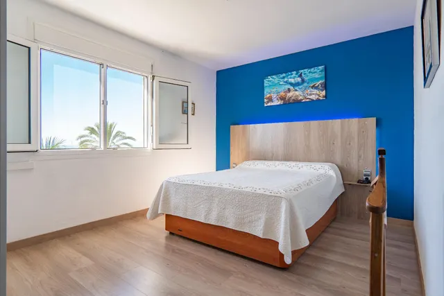 Piso en venta en Caleta de Vélez junto al mar — 24