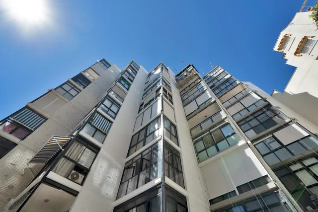 UNIQUE OPPORTUNITY IN THE HEART OF MARBELLA, FRONTLINE TO THE SEA WITH TOURIST LICENCE! — 19