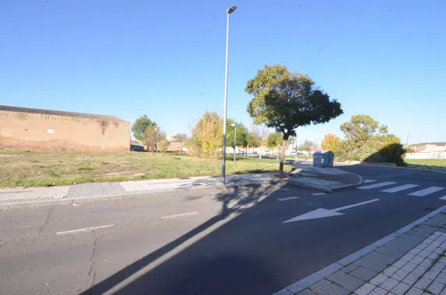Urbis te ofrece una parcela en venta en zona Puente Ladrillo-Toreses, Salamanca. — 6