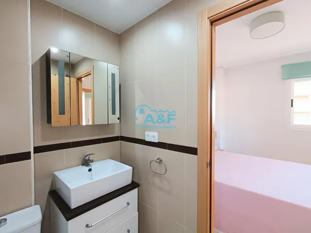 AYF INMOBILIARIA VENDE APARTAMENTO PRIMERA LINEA — 49